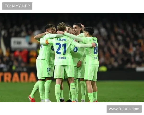 对阵奥萨苏纳，巴萨将首度穿亮绿色第三球衣出战